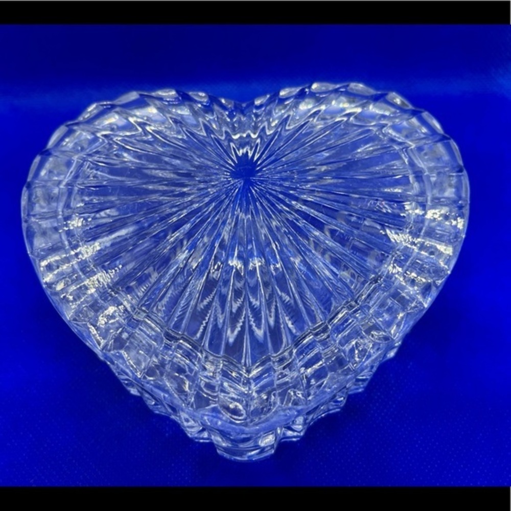 Crystal Heart Trinket‎ Container